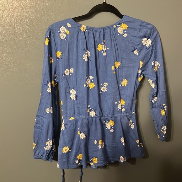 Old Navy Wrap Blouse - Picture 6 of 6